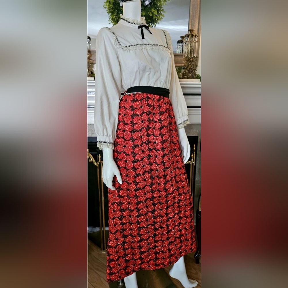 Vintage 70s  Robeville Red Floral Quilted Folk Dress With Lace Accents